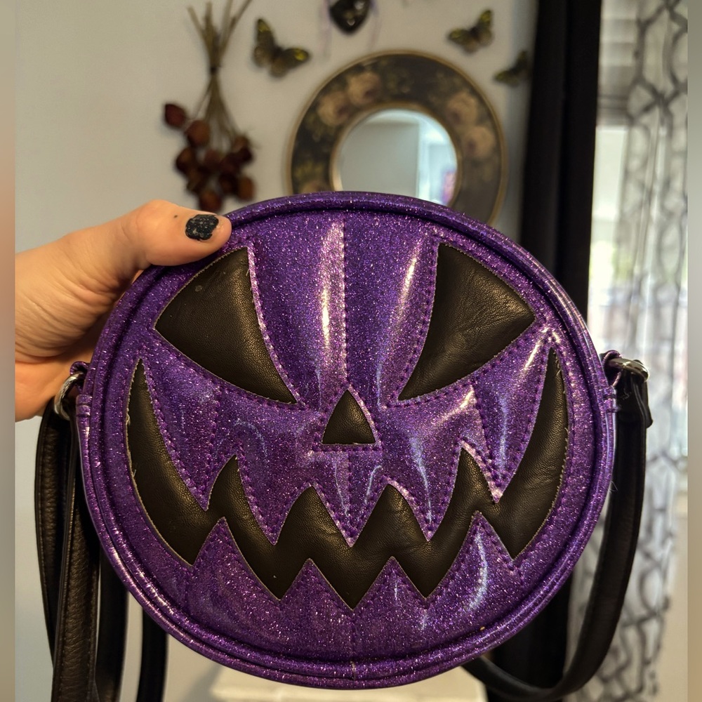 Love pain and stitches bag